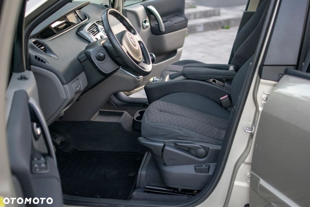 Renault Grand Scenic - 35