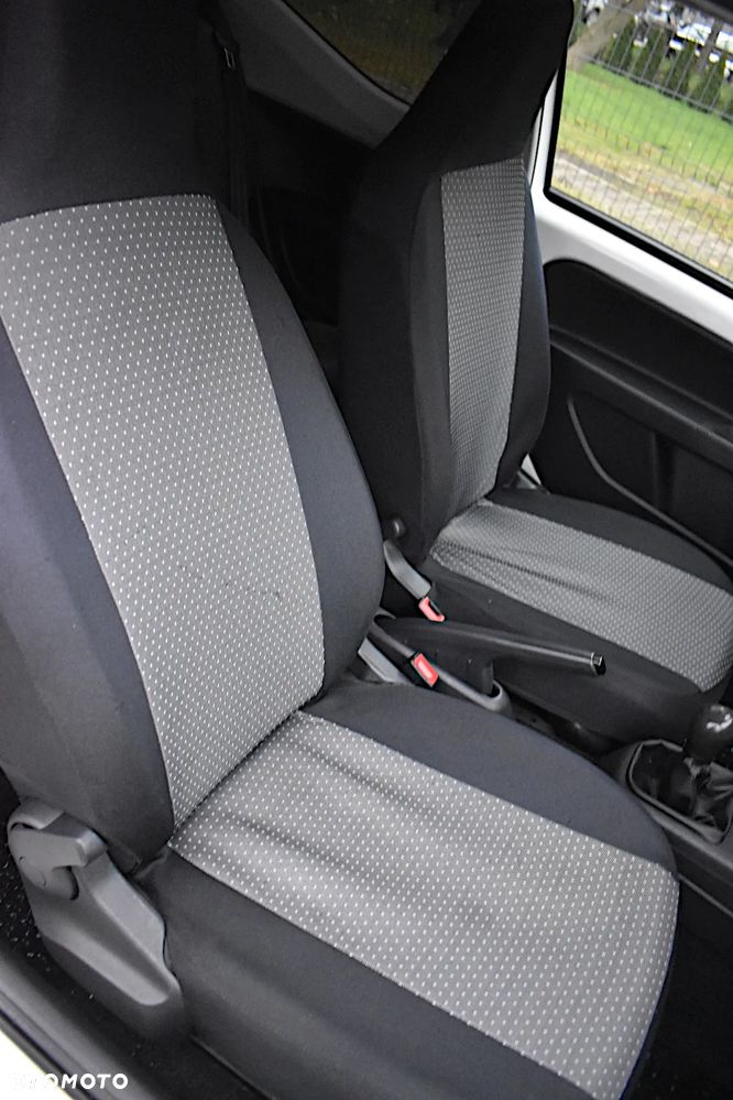 Volkswagen up! take - 25