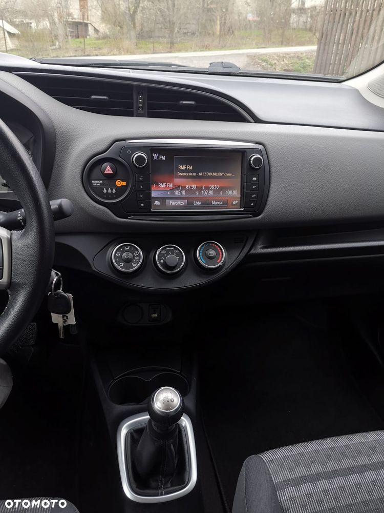 Toyota Yaris 1.0 VVT-i Sol - 13