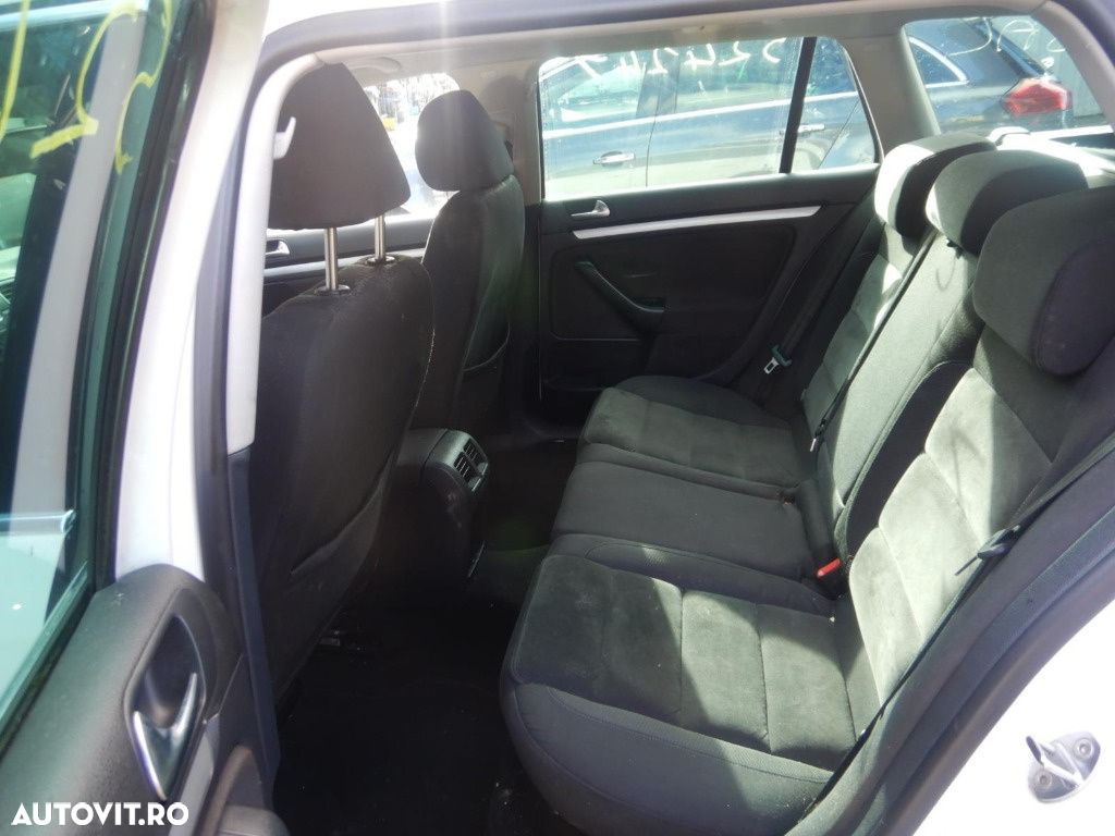 Far dreapta Volkswagen Golf 6 2010 BREAK 1.6 TDI - 9