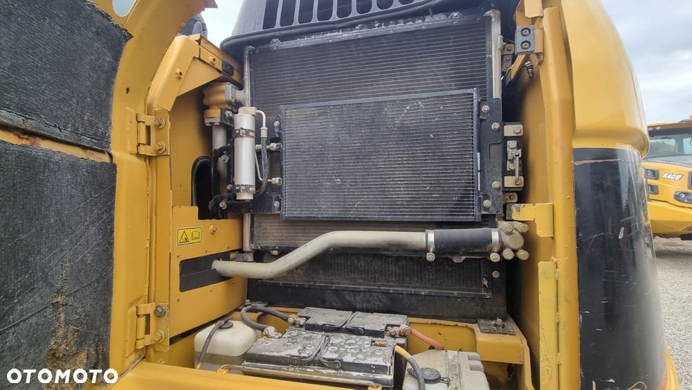 Caterpillar 318C/ Maszyna sprowadzona - 13