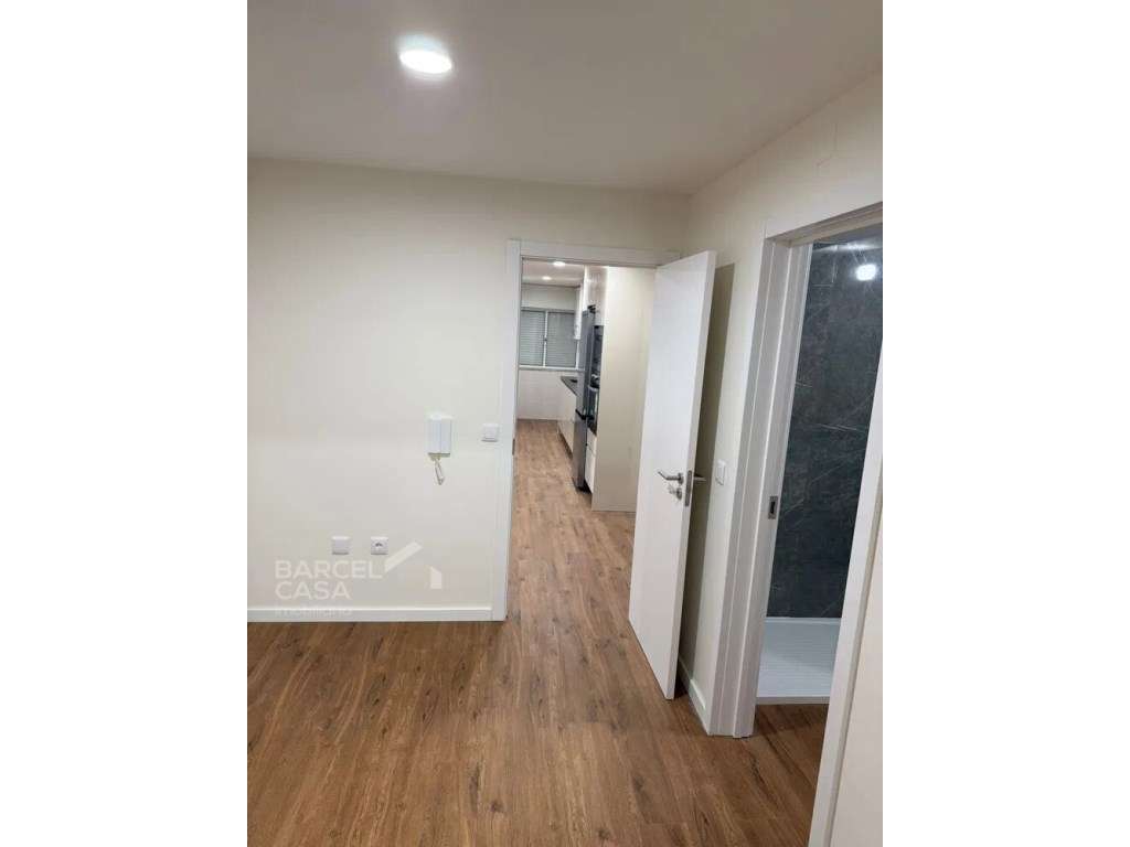 Apartamento T2+1 totalmente remodelado em Oliveira - Barcelos - Grande imagem: 2/11