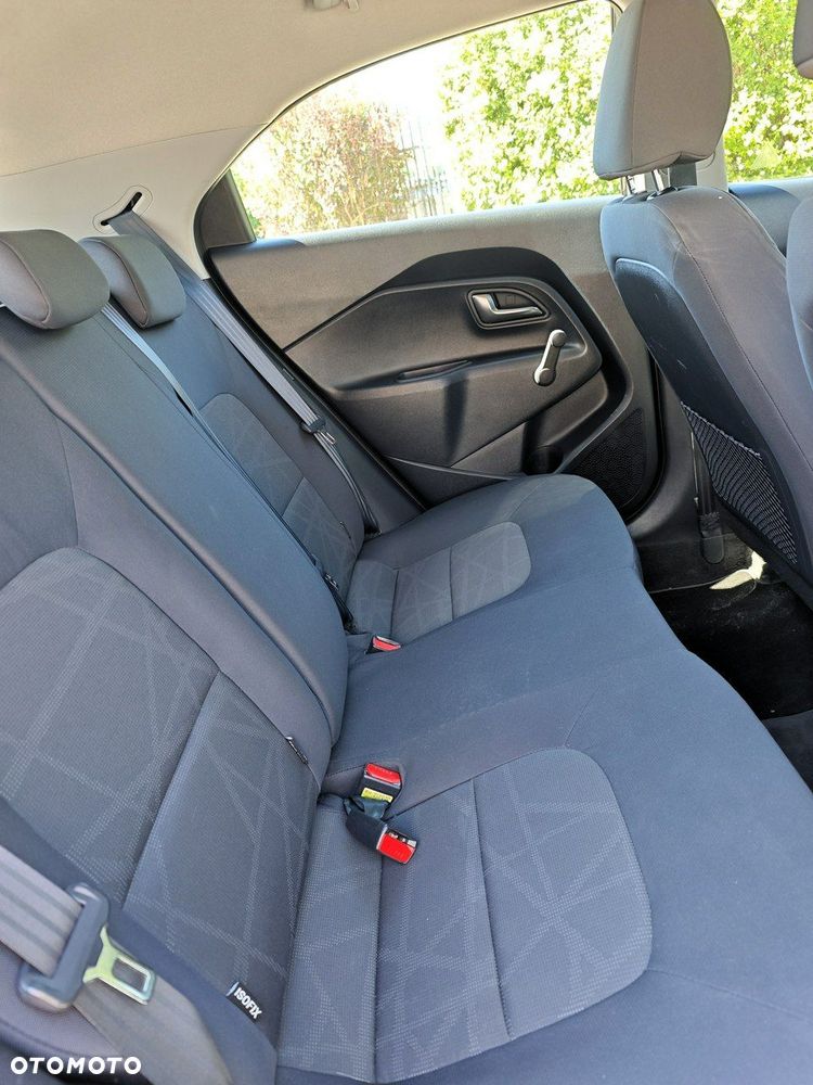 Kia Rio - 22