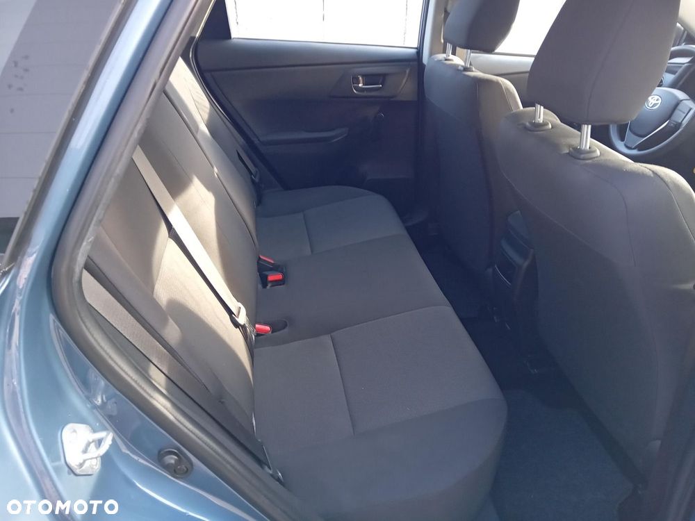 Toyota Auris - 11
