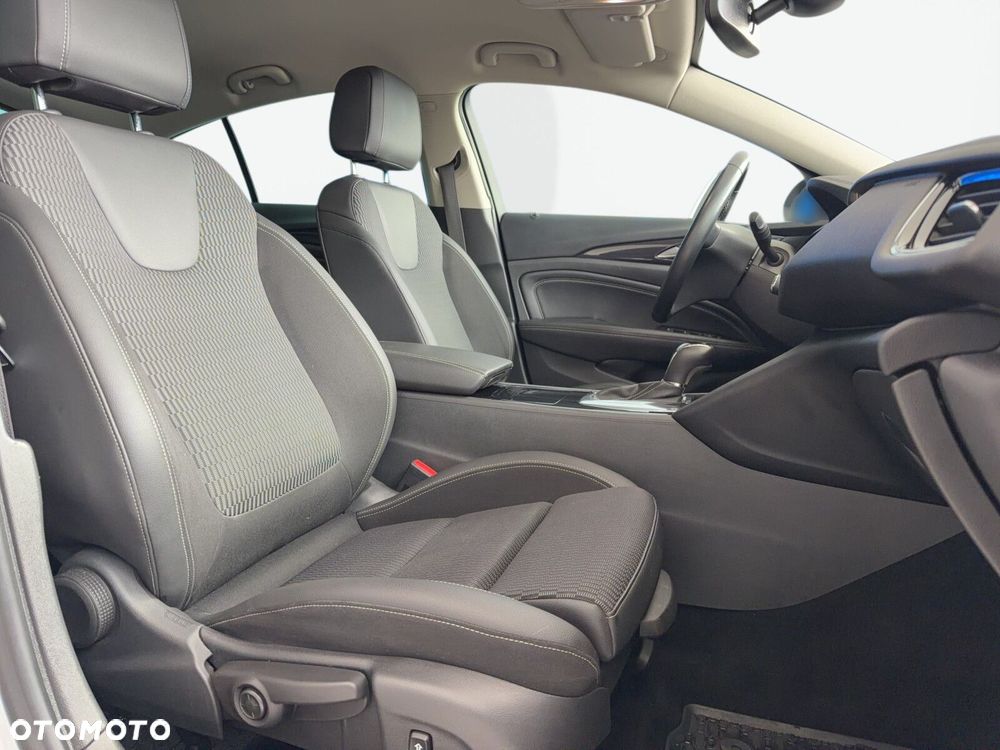 Opel Insignia - 19