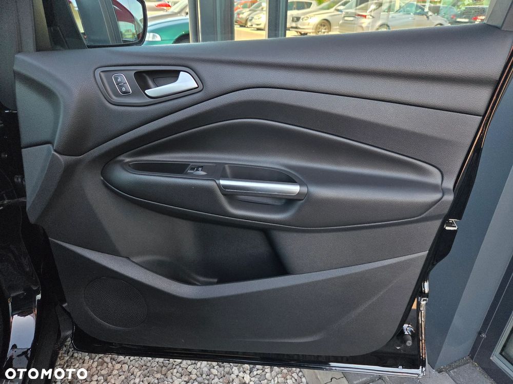 Ford Kuga 2.0 TDCi 2x4 Black & Silver - 17