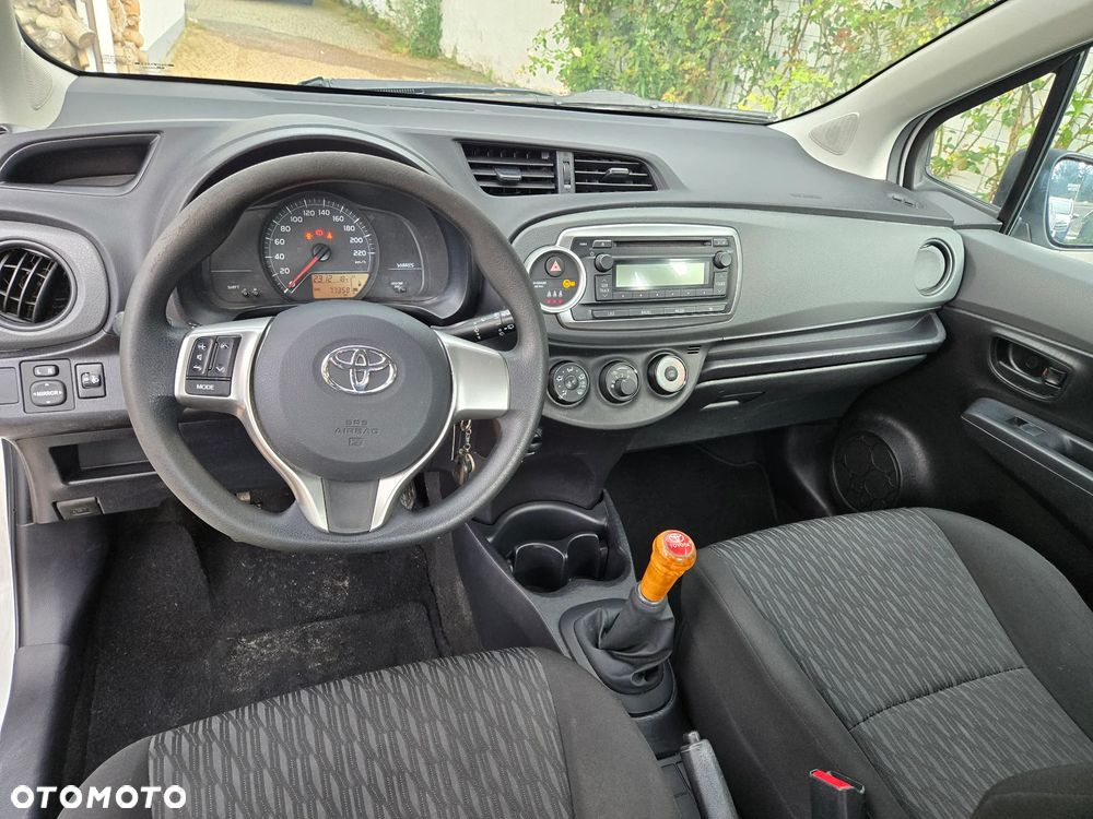 Toyota Yaris 1.0 VVT-i Cool - 11