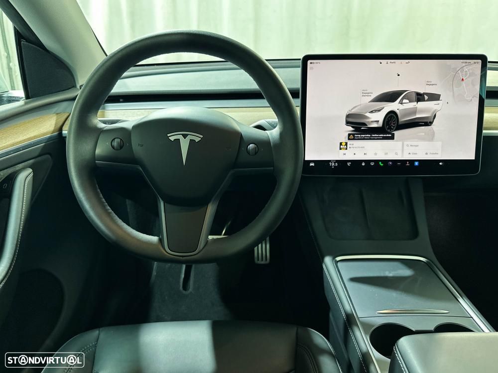 Tesla Model Y Performance Dual Motor AWD - 19