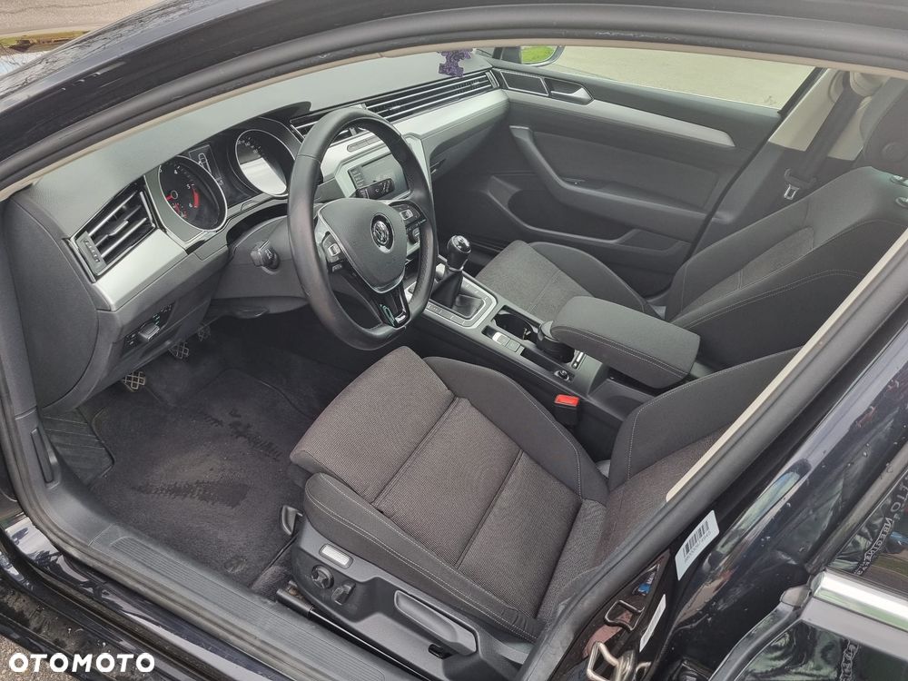 Volkswagen Passat Variant 2.0 TDI (BlueMotion Technology) Comfortline - 16