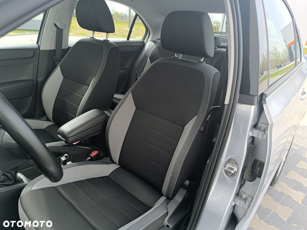 Skoda RAPID 1.2 TSI Ambition - 24