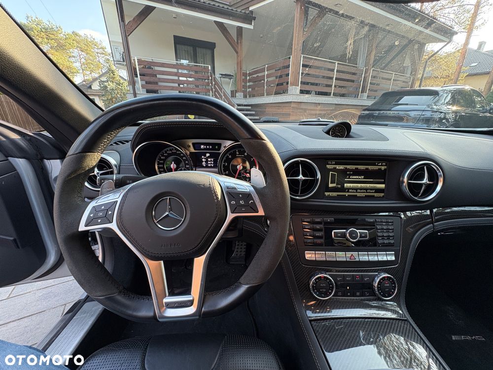Mercedes-Benz SL 63 AMG - 17