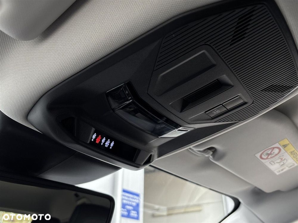 Peugeot 308 1.5 BlueHDi Allure Pack S&S EAT8 - 31