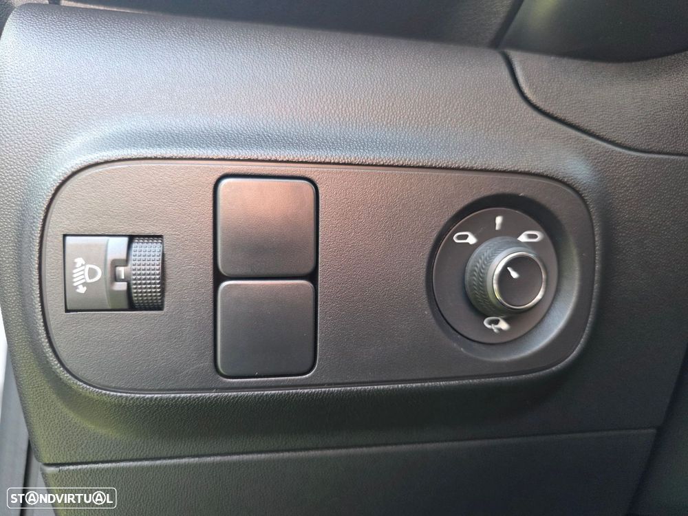 Citroën C3 1.2 PureTech Shine - 16