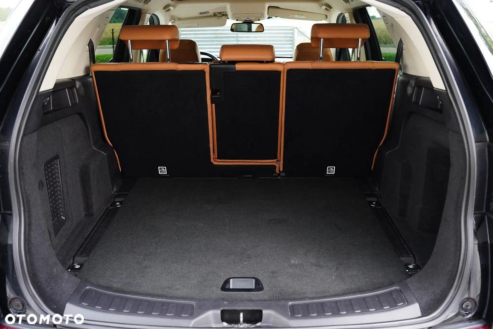 Land Rover Discovery Sport 2.0 TD4 HSE Luxury - 12