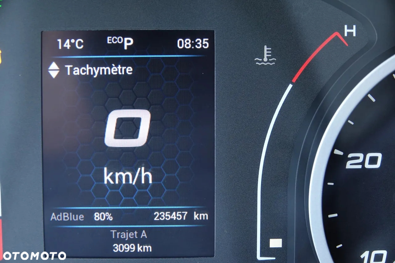 Iveco DAILY 2,3 D / BLASZAK / 2021 ROK / SPROWADZONY / PO KONTRAKCIE SERWISOWYM - 38