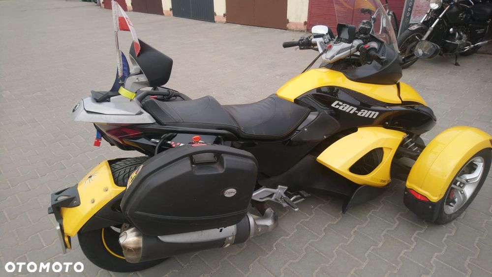 Can-Am Spyder - 8