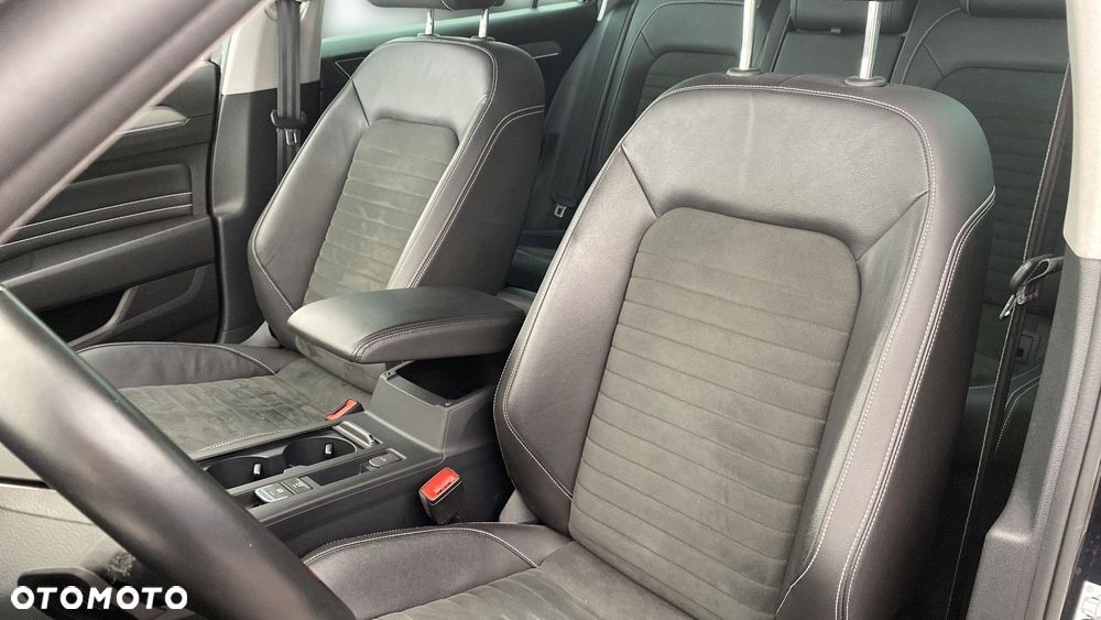 Volkswagen Passat - 11