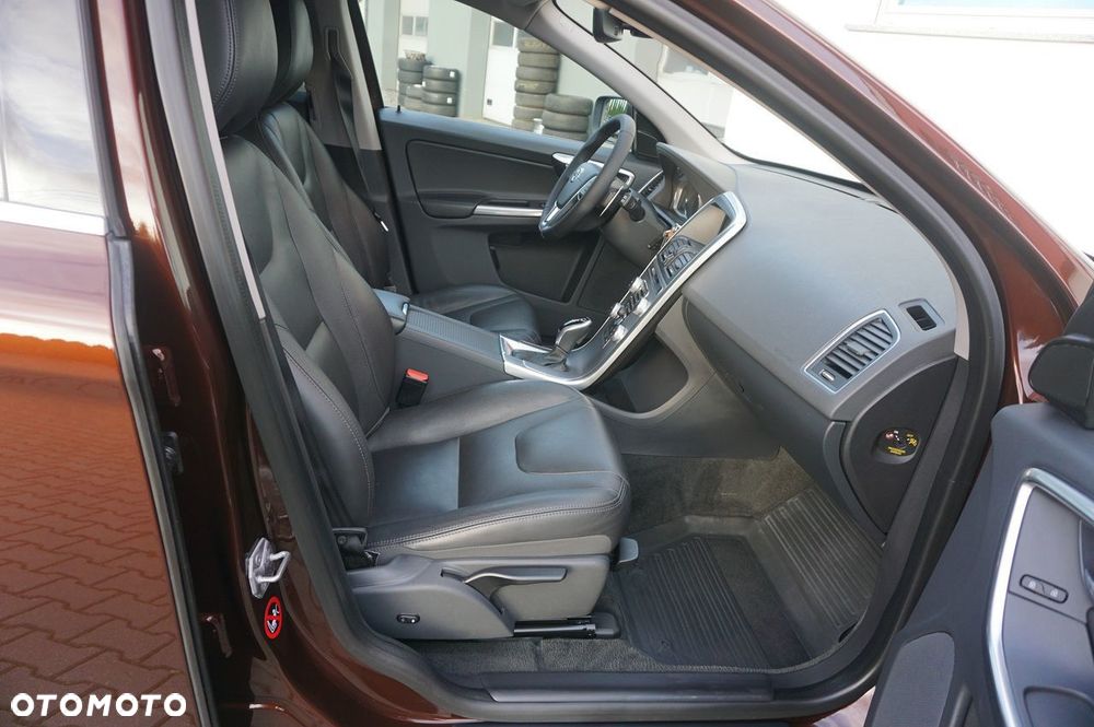 Volvo XC 60 D4 Geartronic Summum - 10
