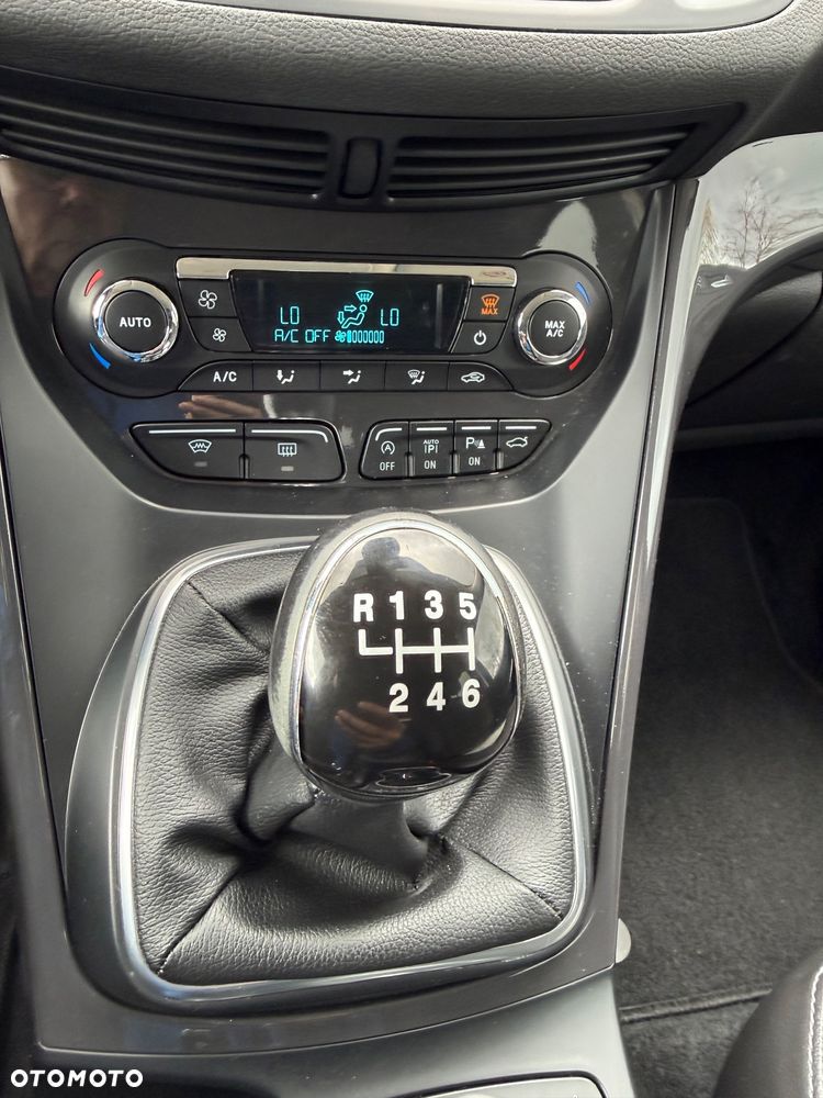 Ford Kuga 2.0 TDCi 2x4 Titanium - 31