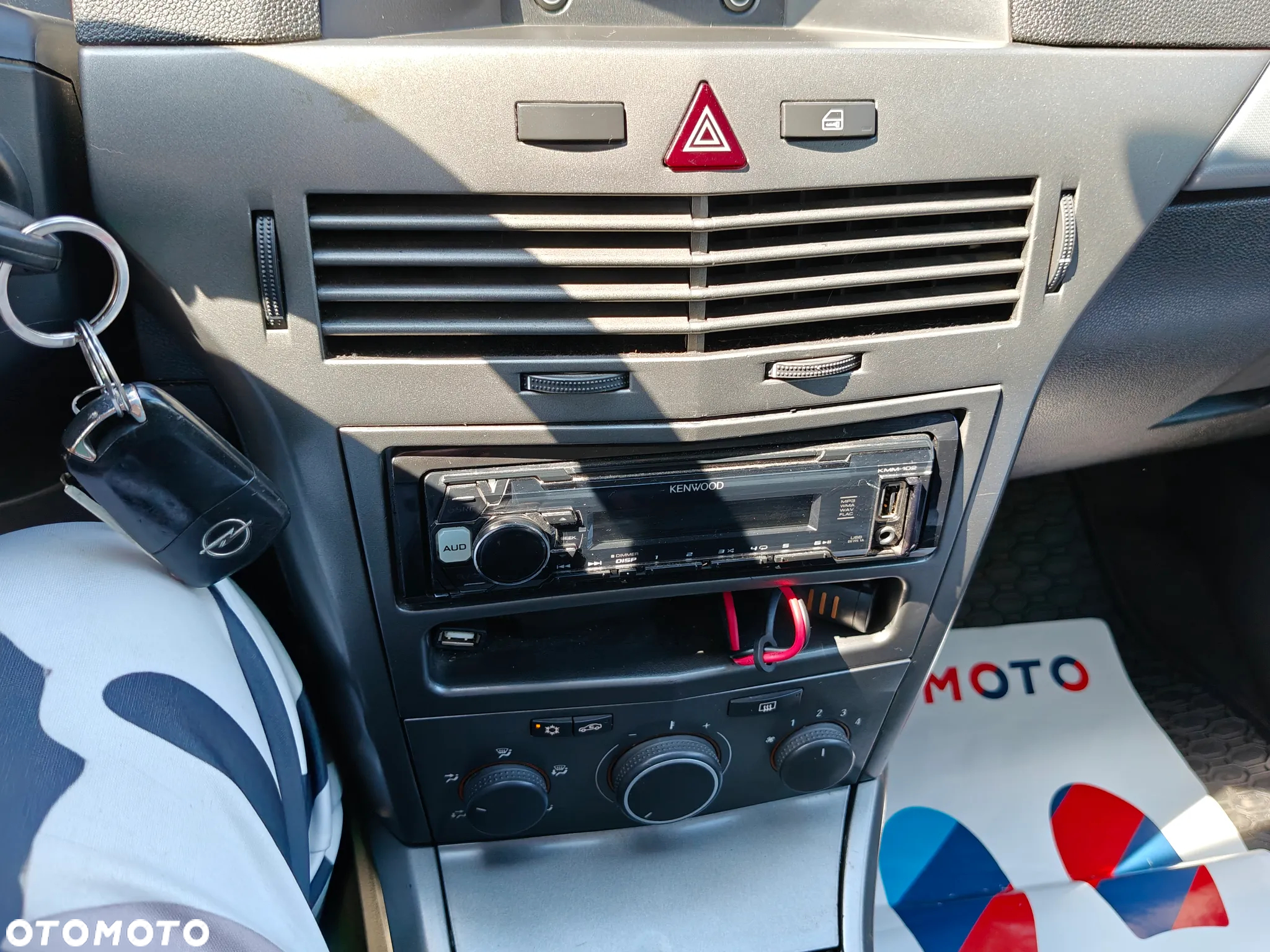 Opel Astra III 1.6 Cosmo - 23