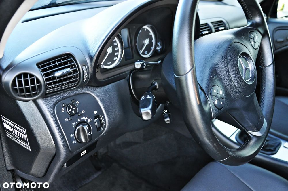 Mercedes-Benz CLC 200 Kompressor - 21