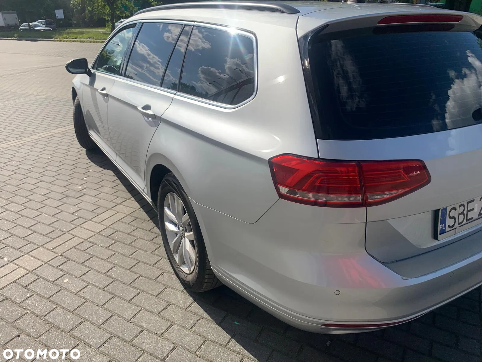 Volkswagen Passat - 12