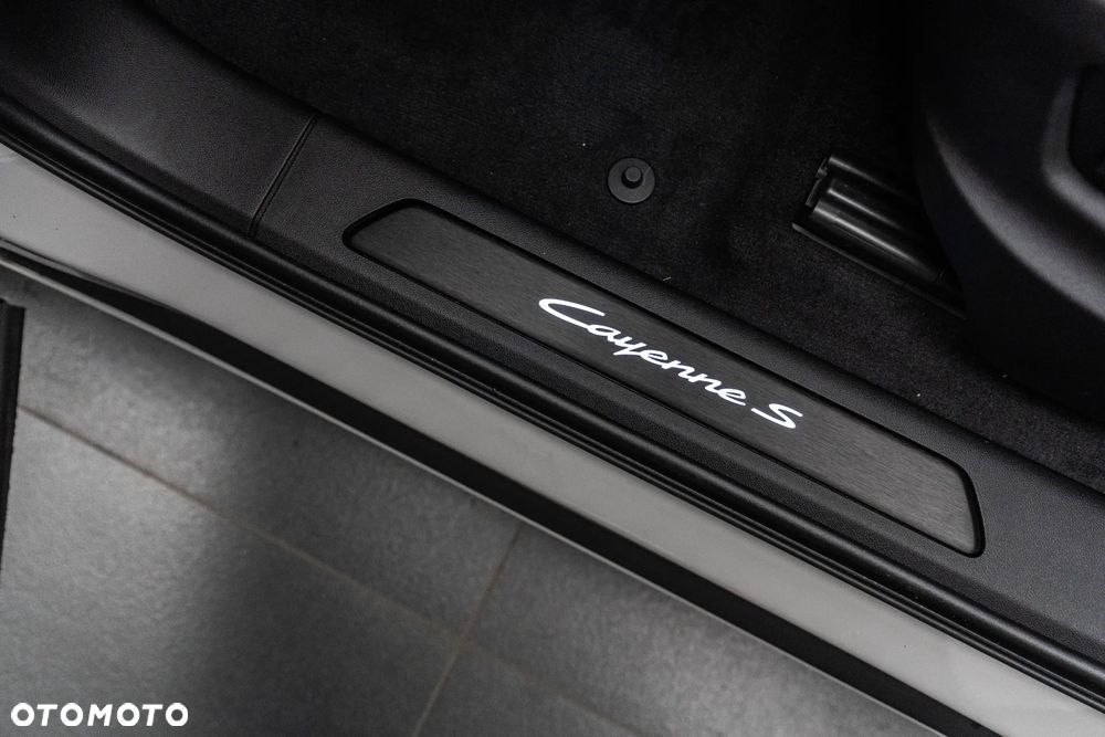 Porsche Cayenne S E-Hybrid PHEV Black Edition - 27