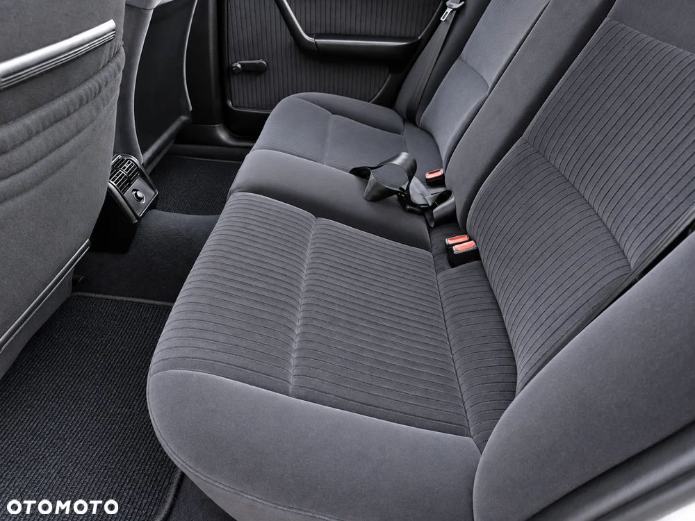 Audi 100 2.8 Quattro - 16