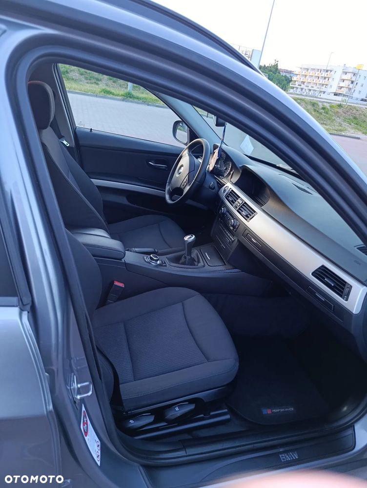 BMW Seria 3 320d Efficient Dynamics Sport Line - 11