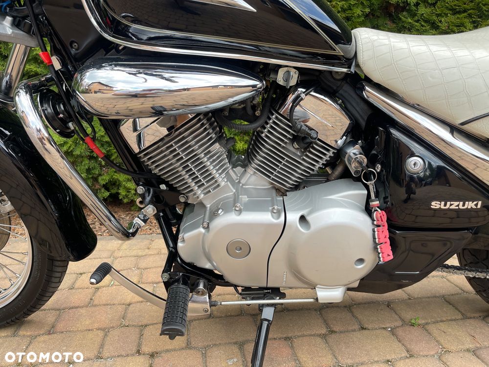 Suzuki Intruder - 23