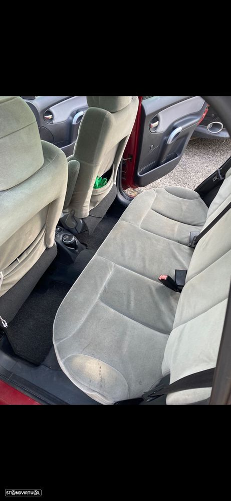 Citroën C3 1.4 HDi 16V Exclusive - 5