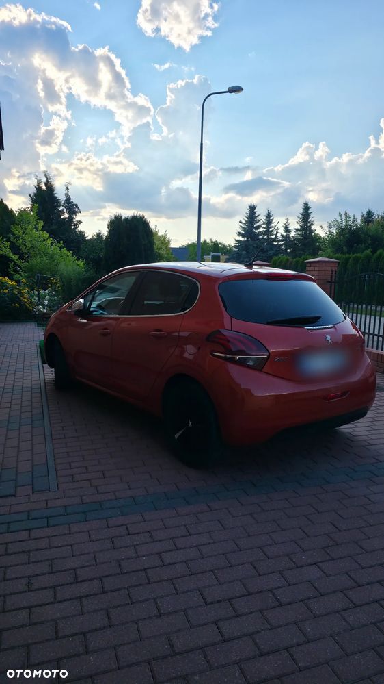 Peugeot 208 1.2 PureTech Allure S&S - 2
