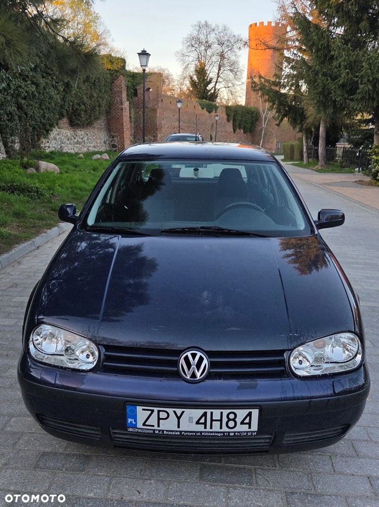 Volkswagen Golf - 2