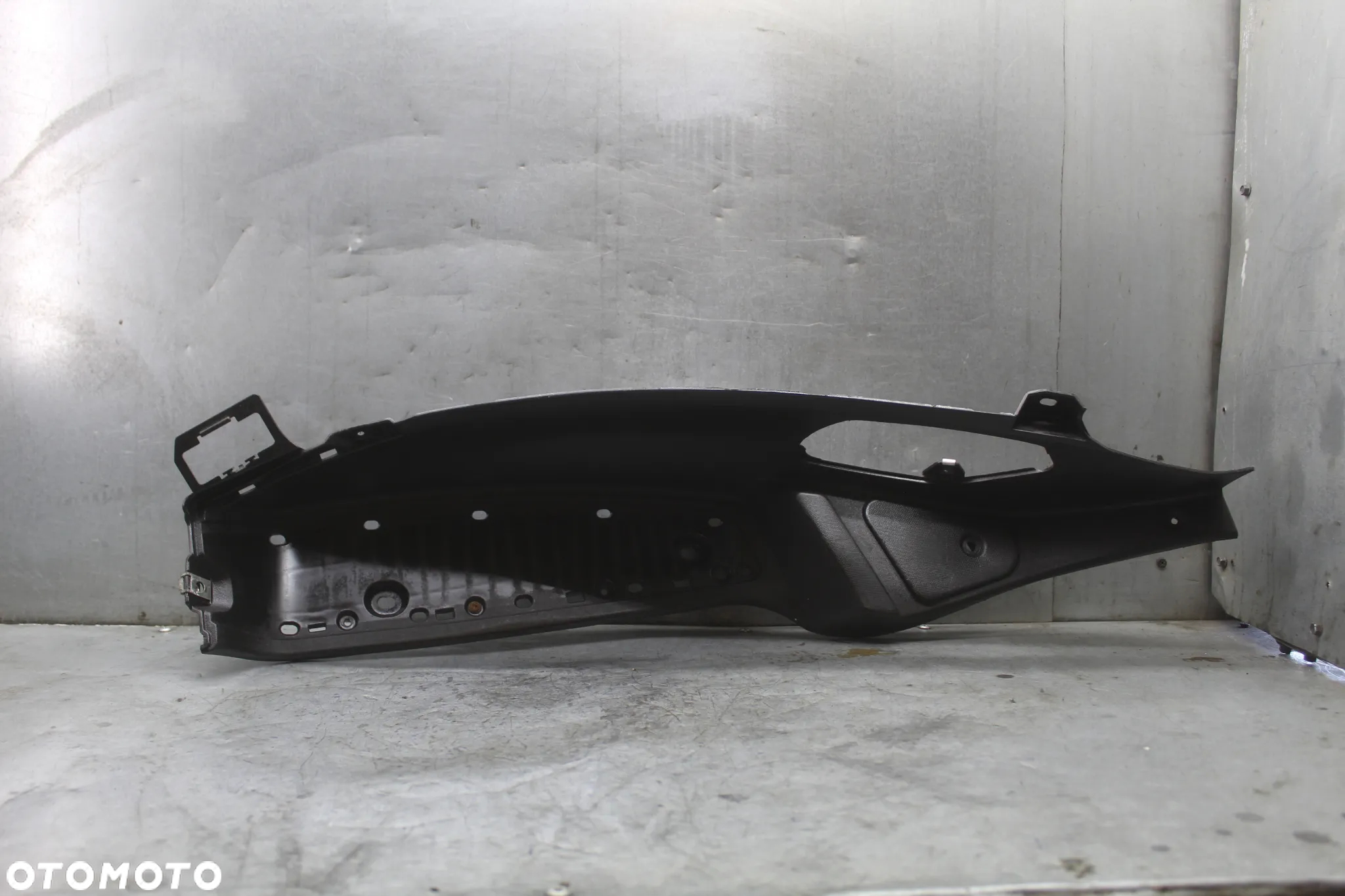 Piaggio MP3 125 250 400 podłoga podest lewa wypełnienie - 2