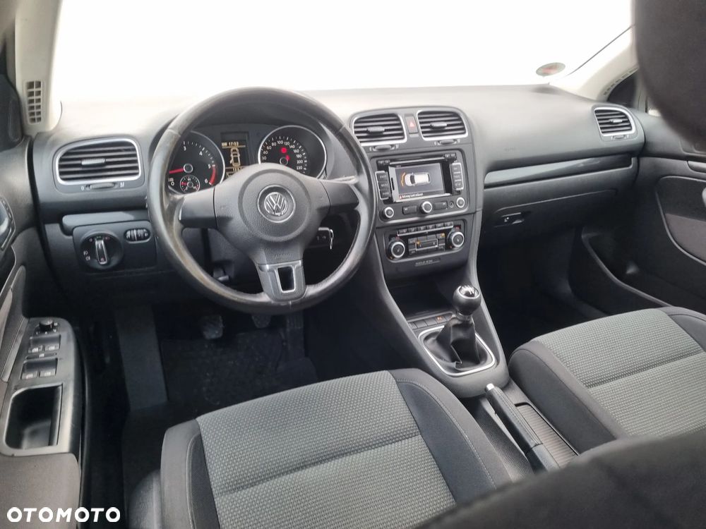 Volkswagen Golf - 6
