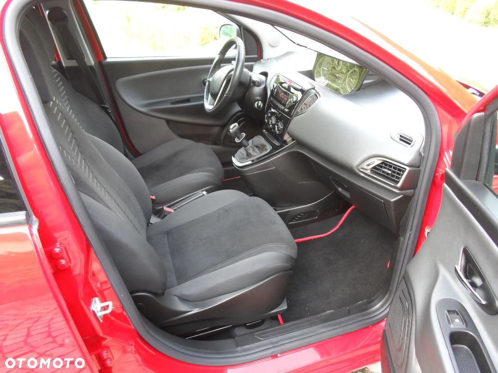 Lancia Ypsilon Y 0.9 TwinAir Turbo 8V Platinum - 26