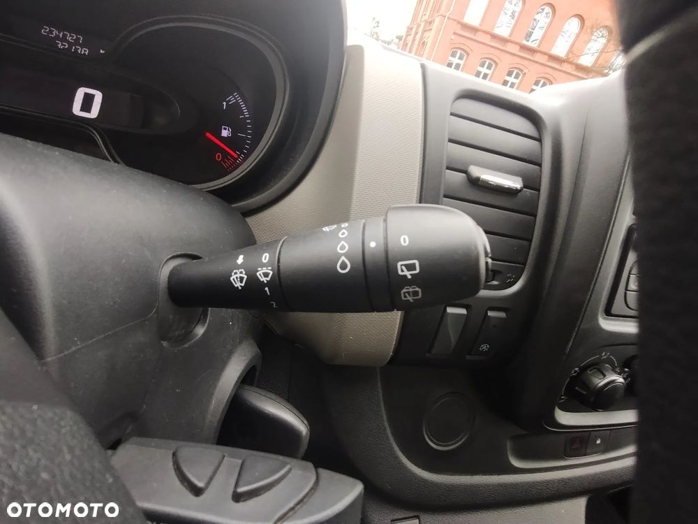 Renault Trafic - 17
