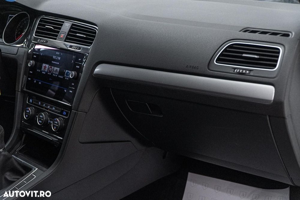 Volkswagen Golf 1.0 TSI BlueMotion Comfortline - 28