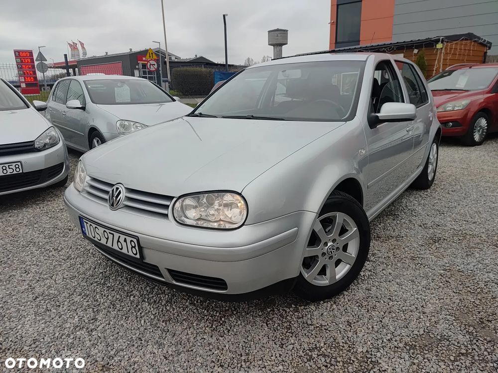Volkswagen Golf - 1