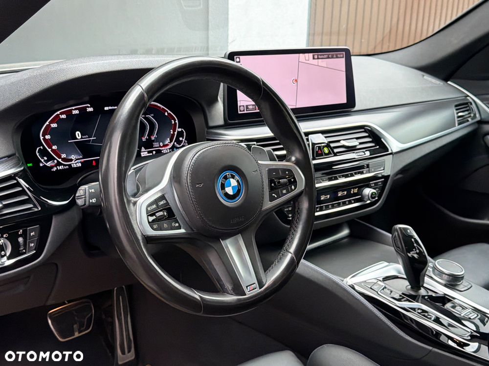 BMW Seria 5 530e PHEV M Sport - 8