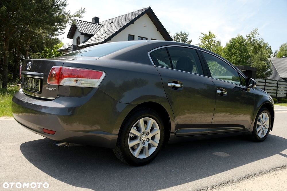 Toyota Avensis 1.8 Executive - 29