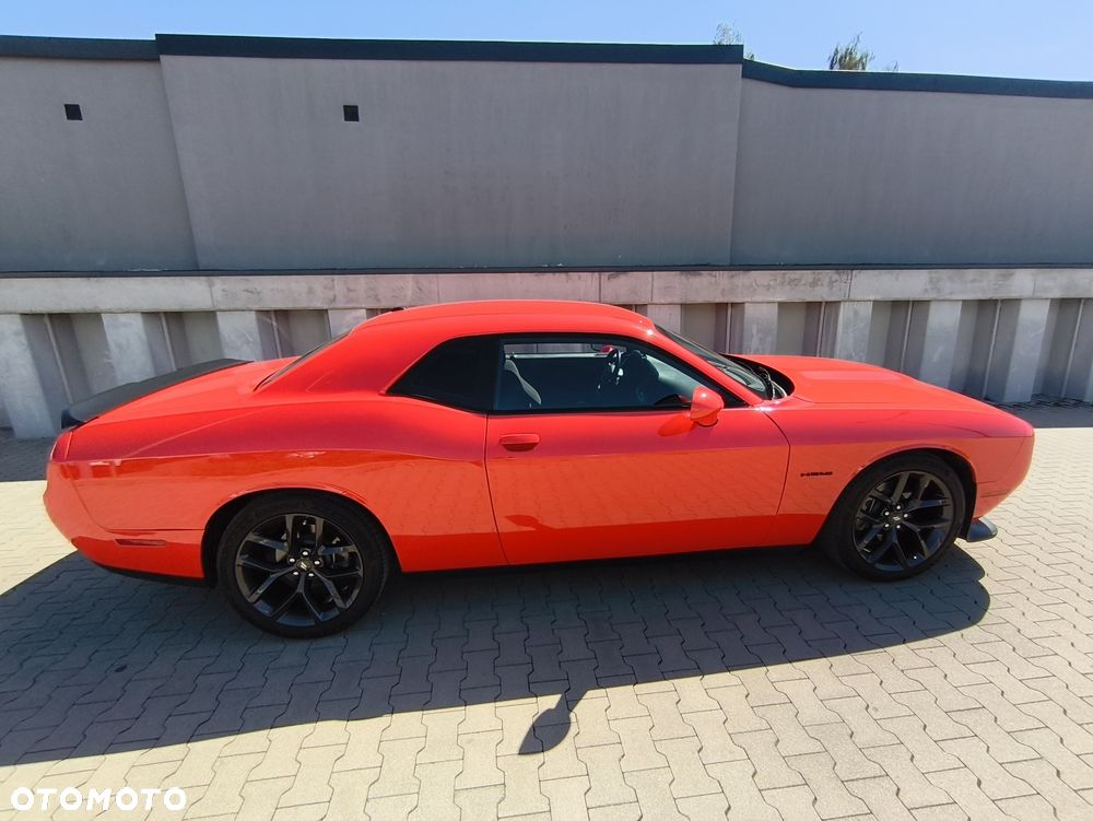 Dodge Challenger - 5