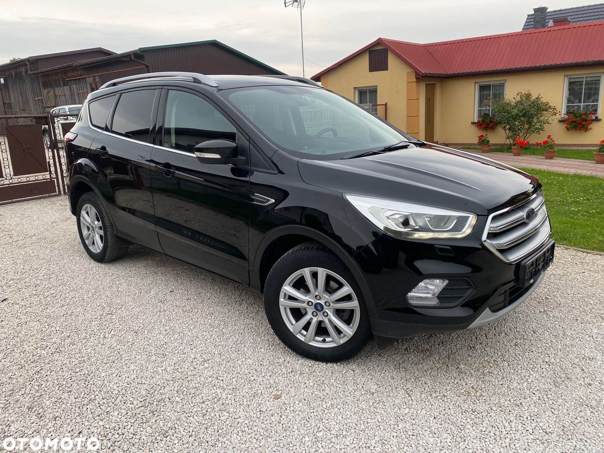 Ford Kuga 1.5 EcoBoost 2x4 Titanium - 1