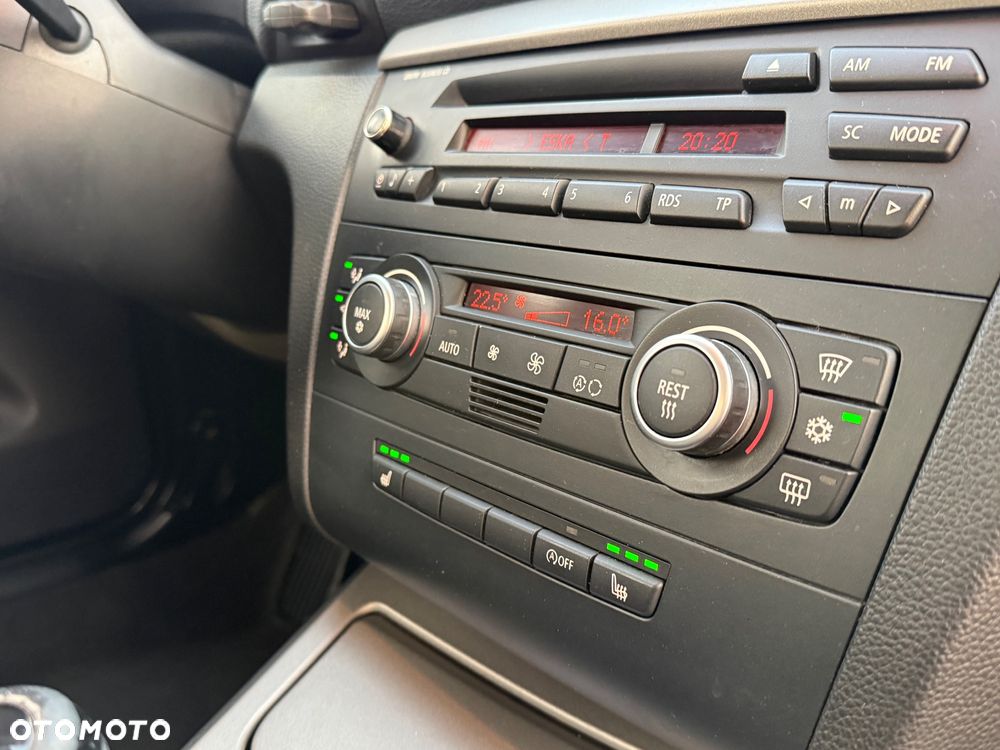 BMW Seria 1 118d DPF - 12