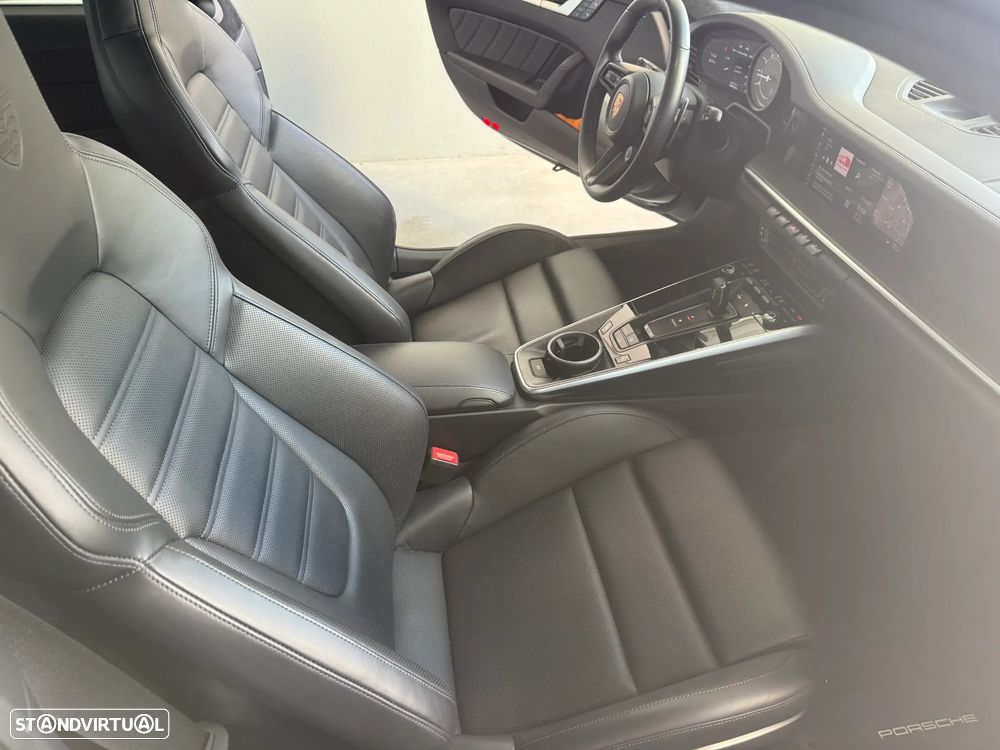 Porsche 911 (992) Turbo S PDK - 19