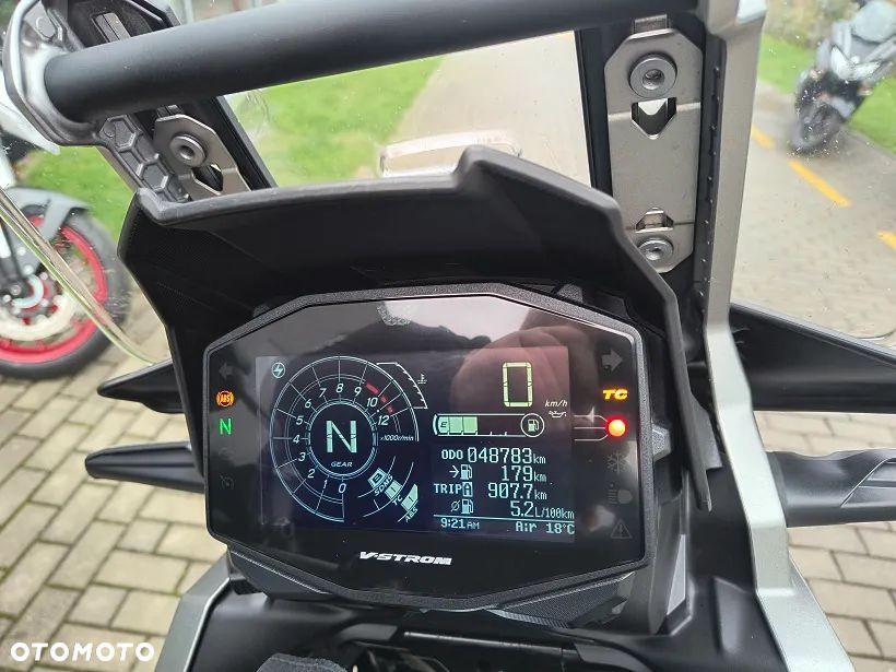 Suzuki V-STROM - 8