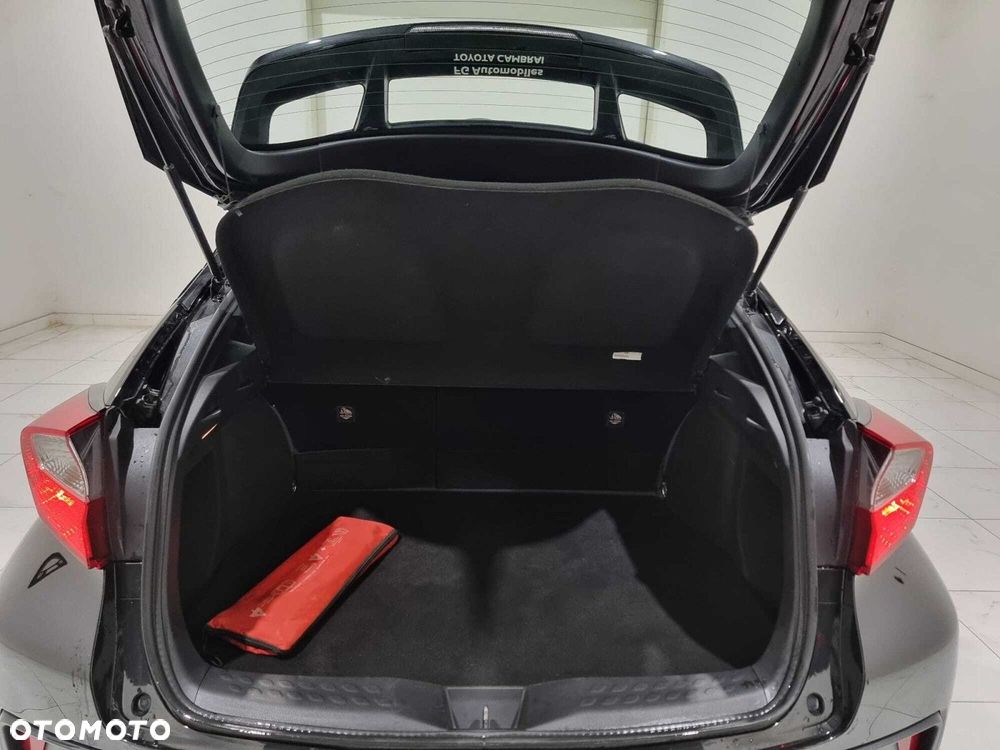 Toyota C-HR - 16