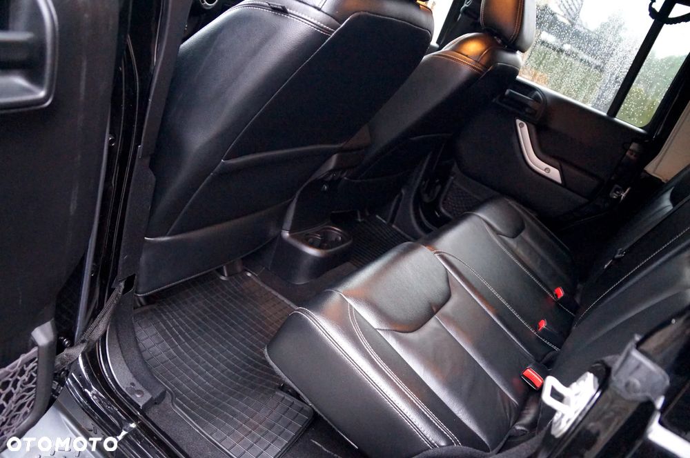 Jeep Wrangler 3.6 Unlim Sahara - 12