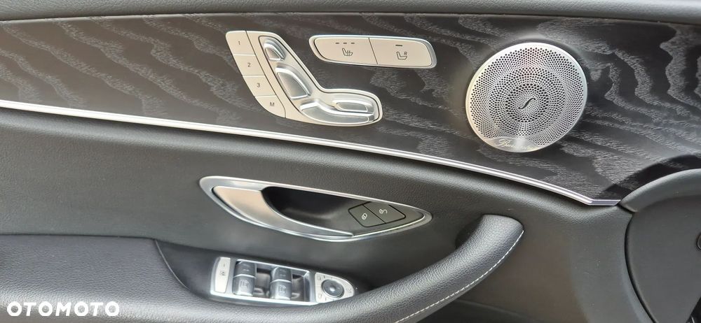 Mercedes-Benz Klasa E 220 d AMG - 23