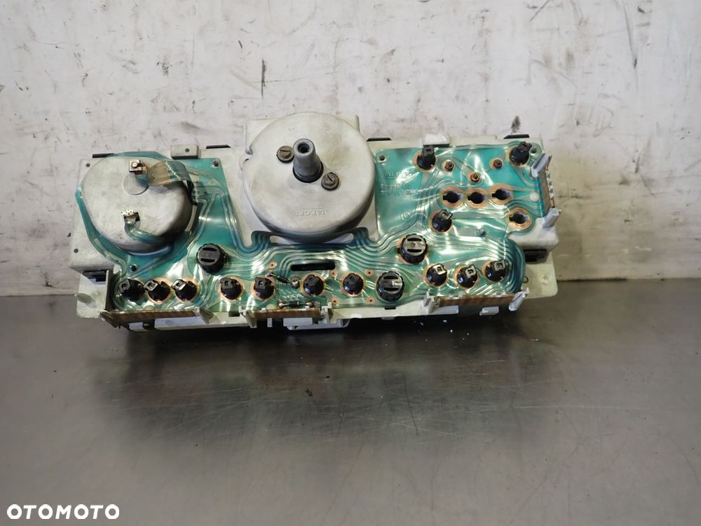 LICZNIK PEUGEOT 205 1.8 - 2